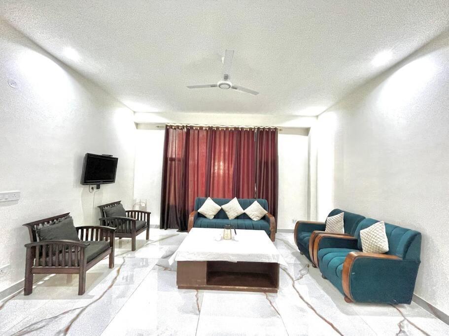 Host Jatin Kasauli Crest 7O1827O7O3アパートメント エクステリア 写真