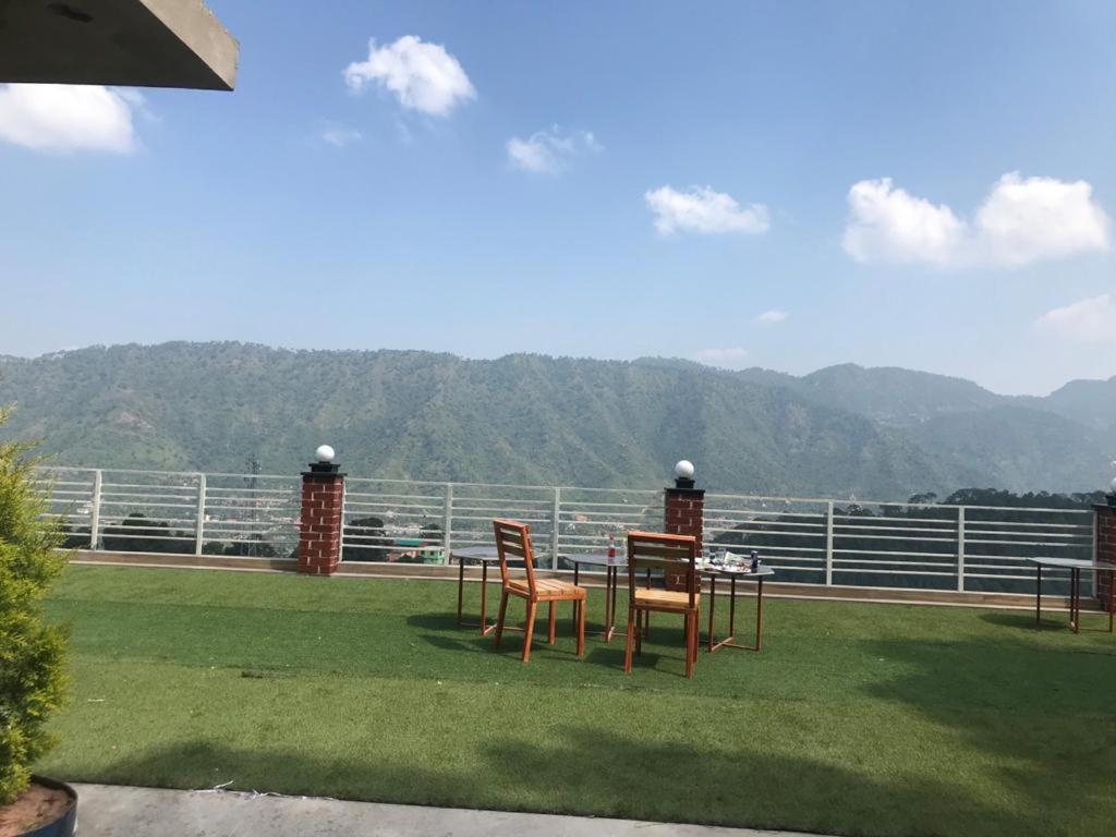 Host Jatin Kasauli Crest 7O1827O7O3アパートメント エクステリア 写真